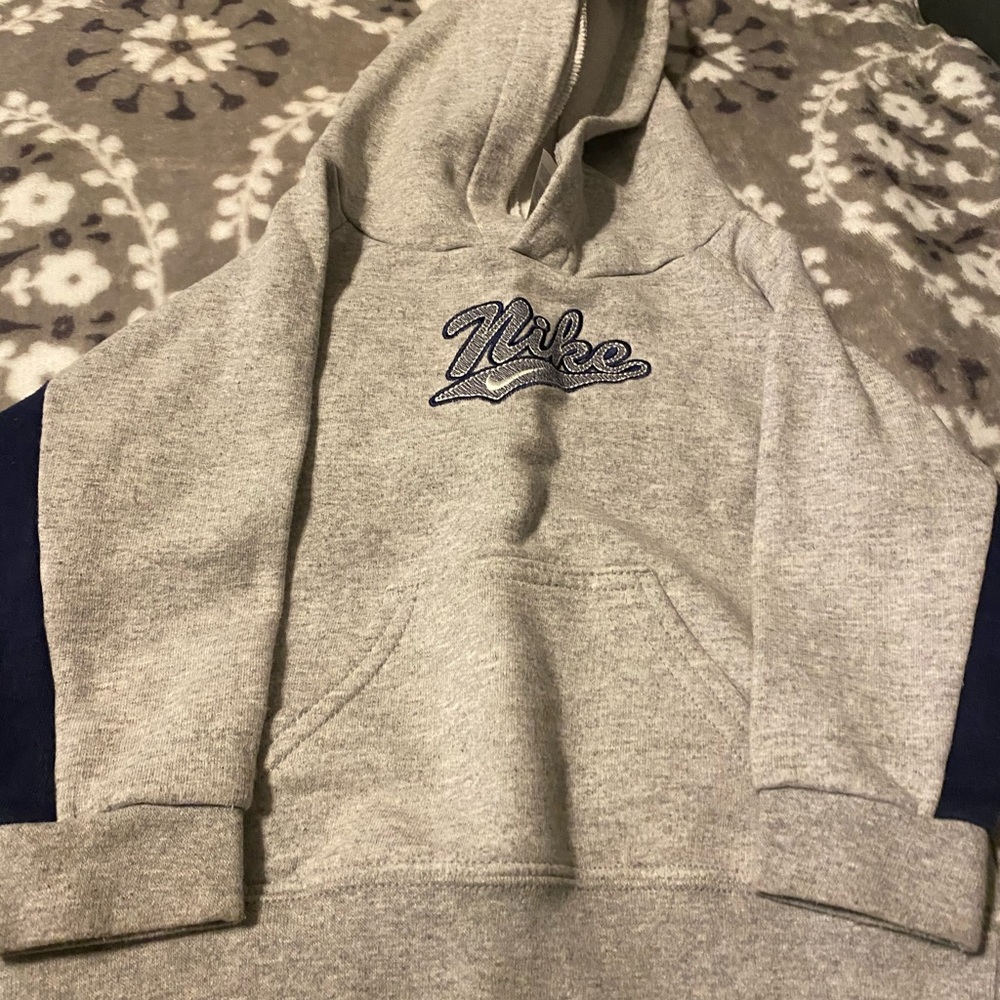 Boys size 3T Nike hoodie